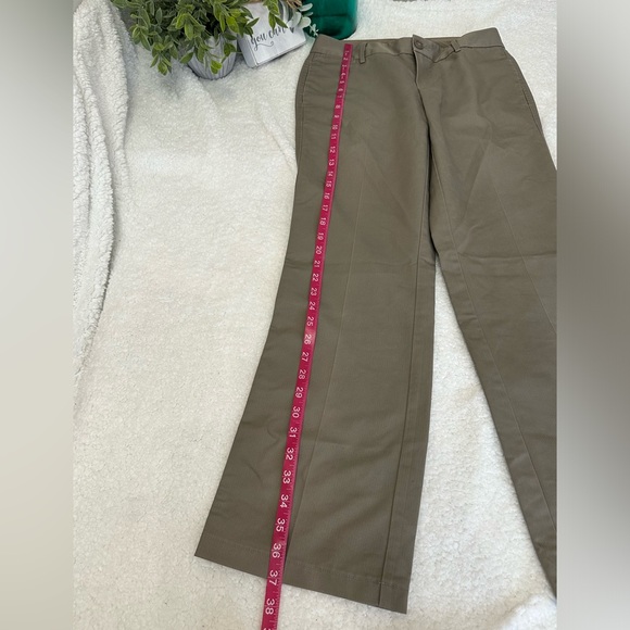 Women’s Eddie Bauer Mercer Fit wrinkle resistant pants. Size 2. - Picture 5 of 11